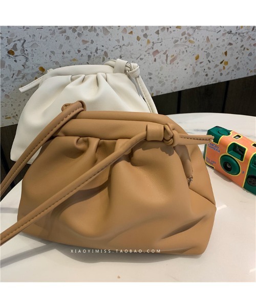 HALEY PESCA(ヘーリーペスカ)の「HALEY PESCA/スモールサイズ フェイクレザーショルダーバッグ(ショルダーバッグ・レディース・ホワイト/ブラック/ブラウン・FREE)」の9枚目の写真