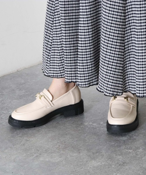 archives(アルシーヴ)の「【入荷禁止】厚底ローファー(ローファー・レディース・ブラック/ベージュ/アイボリー・MEDIUM/LARGE)」の11枚目の写真