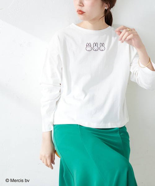 natural couture(ナチュラルクチュール)の「【ミッフィーコラボ・WEB限定カラー有り】アソート柄ショート丈T(Tシャツ/カットソー・レディース・ブラック/ベージュ/オフホワイト/その他1・FREE)」の1枚目の写真