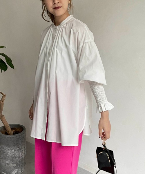 CAPRICIEUX LE'MAGE（カプリシューレマージュ）の「袖シャーリングパフシャツ（シャツ/ブラウス・レディース・グリーン/ホワイト/ライトグレー・FREE）」の10枚目の写真