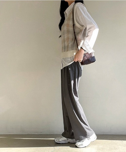 SONA（ソナ）の「SONYUNARA ピンタックハイウエストワイドスラックス（スラックス・レディース・ダークグレー/ベージュ/クリーム/イエロー・FREE）」の11枚目の写真