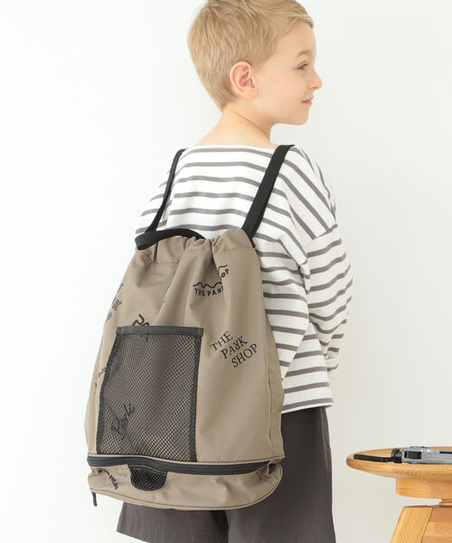 こども ビームス(コドモビームス)の「THE PARK SHOP / Swim Park Knapsack 22(バックパック/リュック・キッズ・ネイビー/カーキ/ブラック・ONE SIZE)」の1枚目の写真