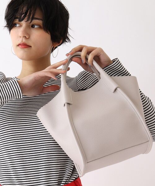 OPAQUE.CLIP（オペークドットクリップ）の「◆配色ステッチシュリンクミドルトート【2WAY・軽量】（トートバッグ・レディース・オフホワイト/グレー/ブラック/ダークオレンジ・00）」の3枚目の写真