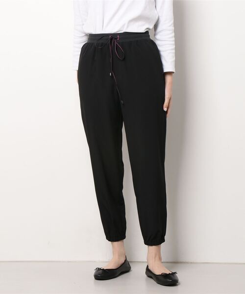 Q（キュー）の「リブベルトジョガーパンツ（その他パンツ・レディース・ブラック/グレイッシュベージュ・MEDIUM）」の3枚目の写真