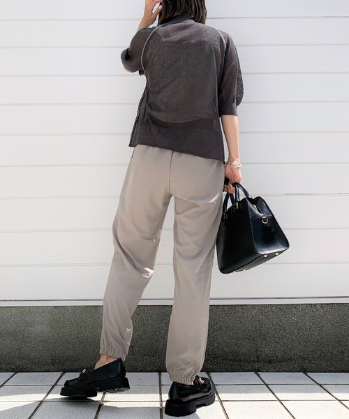 Q（キュー）の「リブベルトジョガーパンツ（その他パンツ・レディース・ブラック/グレイッシュベージュ・MEDIUM）」の8枚目の写真