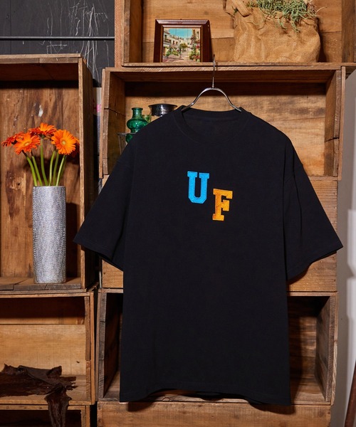 UN-FILLED(アンフィルド)の「mt7840- Big logo stitched Tee Tシャツ(Tシャツ/カットソー・メンズ・ホワイト/ブラック/ライトグレー・M/XL/L)」の2枚目の写真
