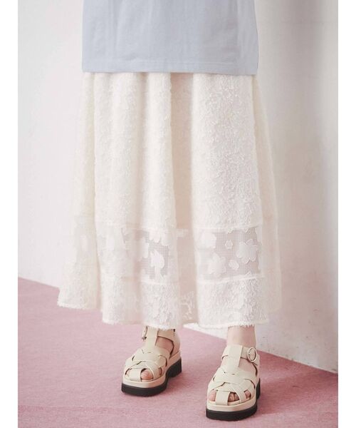 merry jenny（メリージェニー）の「fluffyキリカエシアーロングスカート（スカート・レディース・アイボリー/ブラック・FREE）」の2枚目の写真