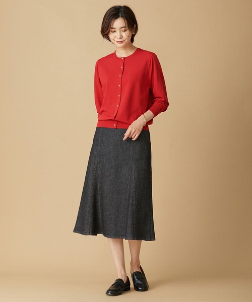 J.PRESS(ジェイプレス)の「【洗える】 レーヨンエリートストレッチ カーディガン(カーディガン/ボレロ・レディース・ブラック系/ベージュ系/ダークグリーン系/オレンジ系・T13/T15)」の7枚目の写真