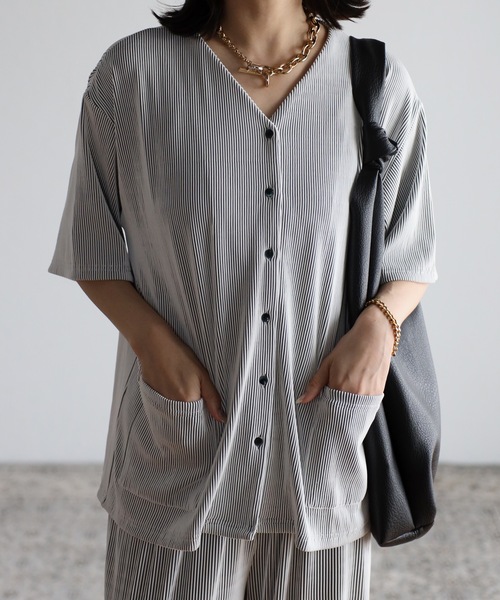 ap retro（アプレトロ）の「【_____m.weコラボ】プリーツブラウスカーディガン（シャツ/ブラウス・レディース・ブラック/アイボリー/ホワイト×ブラック・FREE）」の2枚目の写真