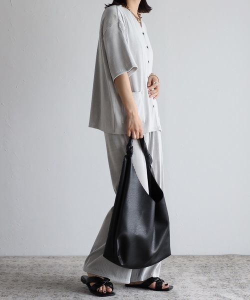 ap retro（アプレトロ）の「【_____m.weコラボ】プリーツブラウスカーディガン（シャツ/ブラウス・レディース・ブラック/アイボリー/ホワイト×ブラック・FREE）」の21枚目の写真