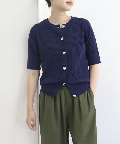 fredy emue（フレディエミュ）の「ハートボタン 半袖カーディガン（カーディガン/ボレロ・レディース・ライトグレー/ブラック/ベージュ/パープル/ネイビー/カーキ・38）」の12枚目の写真