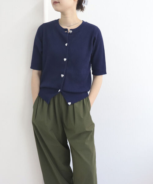 fredy emue（フレディエミュ）の「ハートボタン 半袖カーディガン（カーディガン/ボレロ・レディース・ライトグレー/ブラック/ベージュ/パープル/ネイビー/カーキ・38）」の22枚目の写真