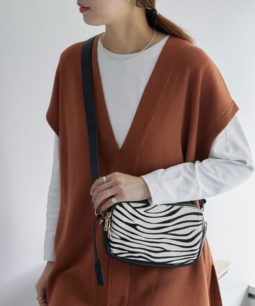 Pal collection(パルコレクション)の「ハラコ風ショルダーバック(ショルダーバッグ・レディース・ホワイト/ホワイト系その他/ブラック系その他・FREE)」の3枚目の写真