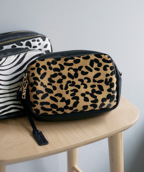 Pal collection(パルコレクション)の「ハラコ風ショルダーバック(ショルダーバッグ・レディース・ホワイト/ホワイト系その他/ブラック系その他・FREE)」の1枚目の写真