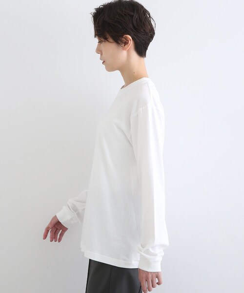 INDIVI（インディヴィ）の「【WORLD for the World】バックロゴ ロングTシャツ（Tシャツ/カットソー・レディース・ブラック/ホワイト・05/13/38）」の5枚目の写真