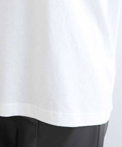 INDIVI（インディヴィ）の「【WORLD for the World】バックロゴ ロングTシャツ（Tシャツ/カットソー・レディース・ブラック/ホワイト・05/13/38）」の9枚目の写真