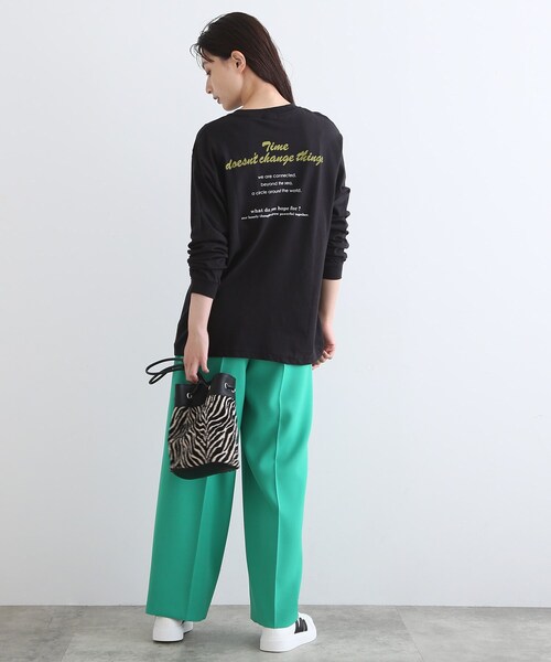 INDIVI（インディヴィ）の「【WORLD for the World】バックロゴ ロングTシャツ（Tシャツ/カットソー・レディース・ブラック/ホワイト・05/13/38）」の21枚目の写真
