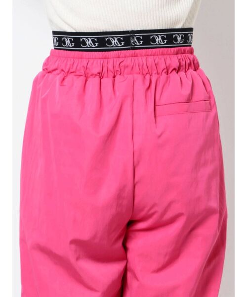 GYDA（ジェイダ）の「【ゆうちゃみコラボ】LOGOテープジョガー