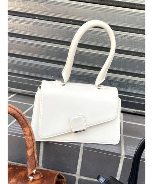 EMODA（エモダ）の「バーアイコンバッグ（ハンドバッグ・レディース・ブラック/その他/アイボリー・FREE）」の2枚目の写真