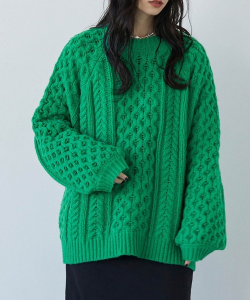 179/WG(イチナナキュウダブルジー)の「ふわもこBIGケーブルニットプルオーバー(ニット/セーター・レディース・オフホワイト/ブラック/グリーン/ブルー・FREE)」の1枚目の写真