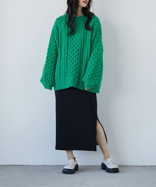 179/WG(イチナナキュウダブルジー)の「ふわもこBIGケーブルニットプルオーバー(ニット/セーター・レディース・オフホワイト/ブラック/グリーン/ブルー・FREE)」の22枚目の写真