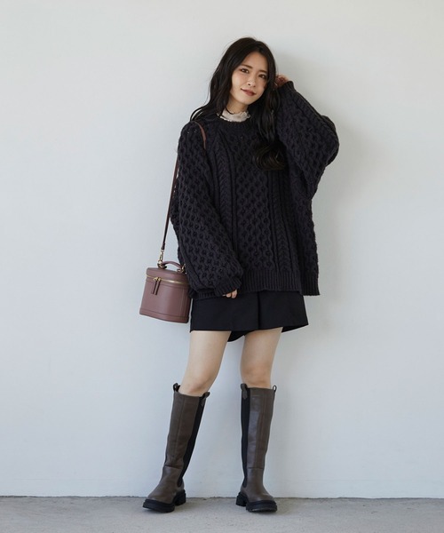 179/WG(イチナナキュウダブルジー)の「ふわもこBIGケーブルニットプルオーバー(ニット/セーター・レディース・オフホワイト/ブラック/グリーン/ブルー・FREE)」の14枚目の写真