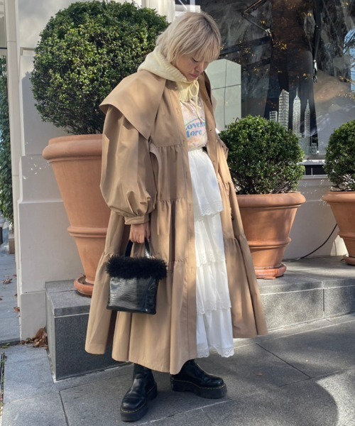 Candy Stripper（キャンディストリッパー）の「LYRICAL TIERED TRENCH コート（トレンチコート・レディース・ブラック/ベージュ・2）」の10枚目の写真