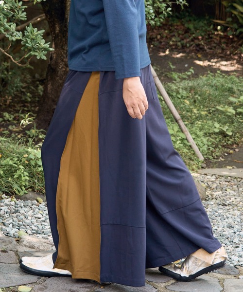 カヤ（カヤ）の「【カヤ】隠れ色 袴風メンズワイドパンツ（その他パンツ・メンズ・アイボリー/グリーン/ネイビー/スミクロ・FREE）」の4枚目の写真