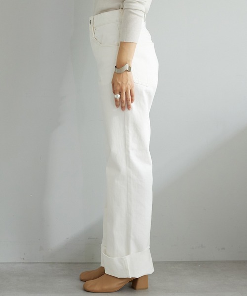 SHENERY（シーナリー）の「ロールアップワイドデニムパンツ（デニムパンツ・レディース・ホワイト・38/36）」の4枚目の写真