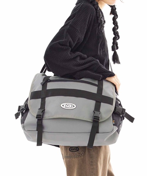 X-girl(エックスガール)の「OVAL LOGO MESSENGER BAG(ショルダーバッグ・レディース・ブラック/グレー・ONE SIZE)」の18枚目の写真