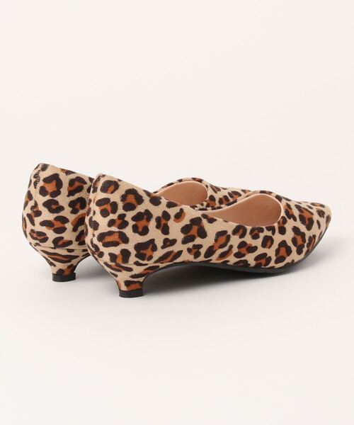 KOBE LETTUCE（コウベレタス）の「走れるパンプス ポインテッドトゥ3cmヒール（パンプス・レディース・シルバー系/グレー/ブラック系1/ブラック/ベージュ/グレイッシュベージュ/ベージュ系1/レオパード/ブラック系・3L/LL/M/L/S/XS）」の21枚目の写真