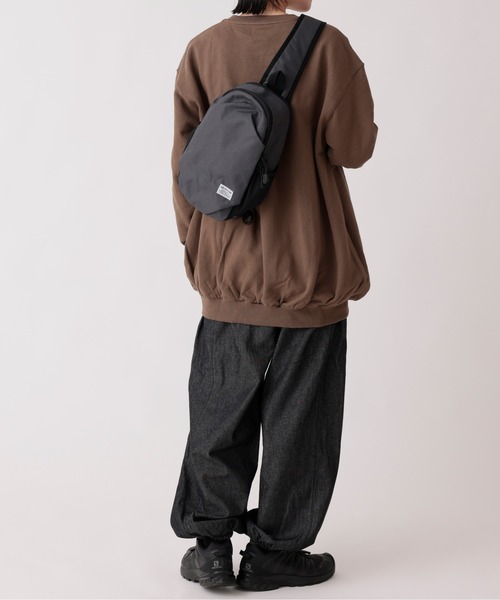 リサイクルポリエステルボディバッグ 容量6L COMPACT DAY BAG（ボディ