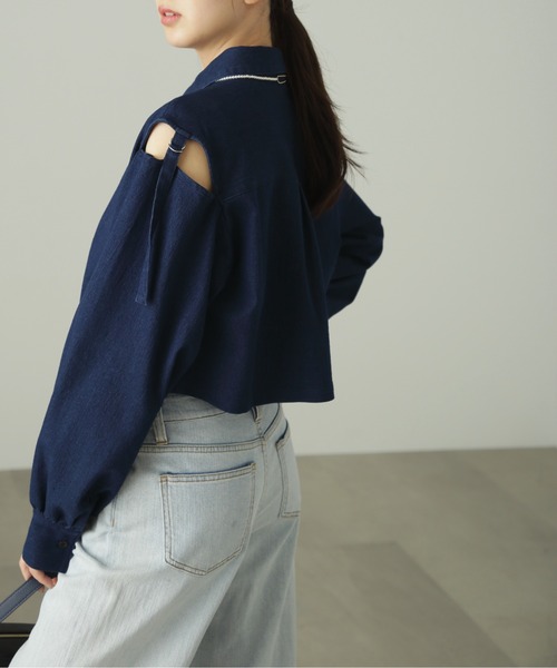 FREE'S MART(フリーズマート)の「◆肩スリットボリュームスリーブショート丈シャツ(シャツ/ブラウス・レディース・ネイビー/ブルー/ホワイト・FREE)」の5枚目の写真