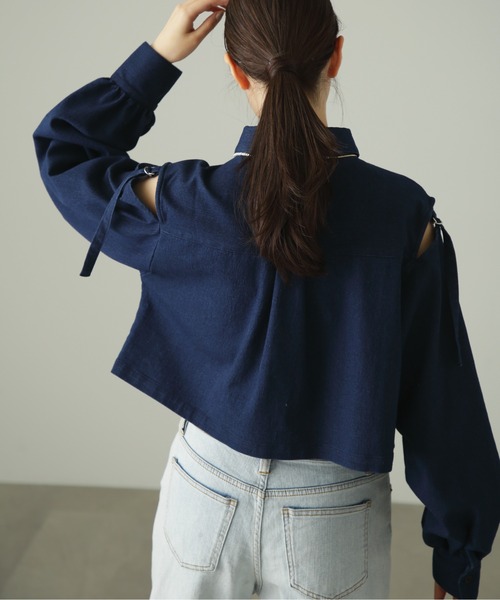 FREE'S MART(フリーズマート)の「◆肩スリットボリュームスリーブショート丈シャツ(シャツ/ブラウス・レディース・ネイビー/ブルー/ホワイト・FREE)」の7枚目の写真
