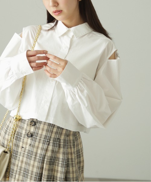 FREE'S MART(フリーズマート)の「◆肩スリットボリュームスリーブショート丈シャツ(シャツ/ブラウス・レディース・ネイビー/ブルー/ホワイト・FREE)」の12枚目の写真