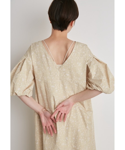 未使用タグ付き　emmi エミ　ボリュームリラックスワンピース　ボリューム袖　M emmi（エミ）の「【emmi atelier】袖ボリュームリラックス