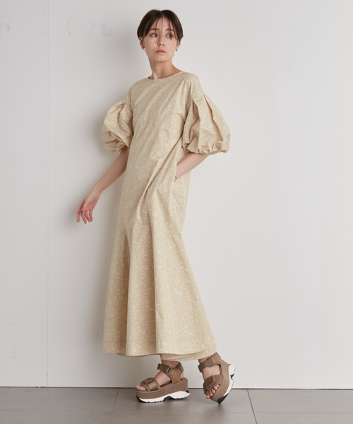 未使用タグ付き　emmi エミ　ボリュームリラックスワンピース　ボリューム袖　M emmi（エミ）の「【emmi atelier】袖ボリュームリラックス