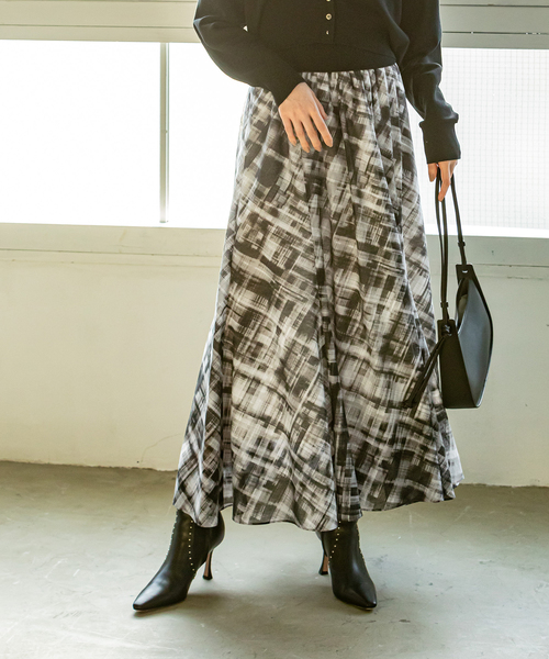 Noble(ノーブル)の「チェックプリントギャザースカート(スカート・レディース・ネイビー/ブラック・FREE)」の2枚目の写真