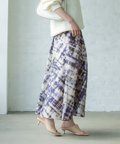 Noble(ノーブル)の「チェックプリントギャザースカート(スカート・レディース・ネイビー/ブラック・FREE)」の4枚目の写真