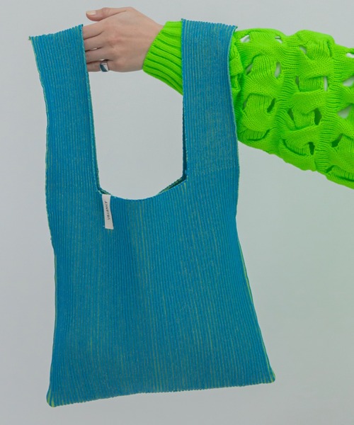 VACANCY（ヴァカンシー）の「配色リブニットバッグ（ハンドバッグ・レディース・ブラック/ブルー/グリーン/ダークブルー/イエロー/ホワイト・FREE）」の4枚目の写真