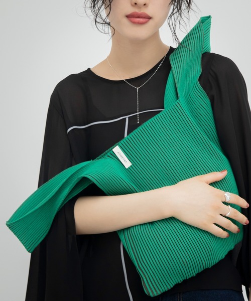 VACANCY（ヴァカンシー）の「配色リブニットバッグ（ハンドバッグ・レディース・ブラック/ブルー/グリーン/ダークブルー/イエロー/ホワイト・FREE）」の3枚目の写真