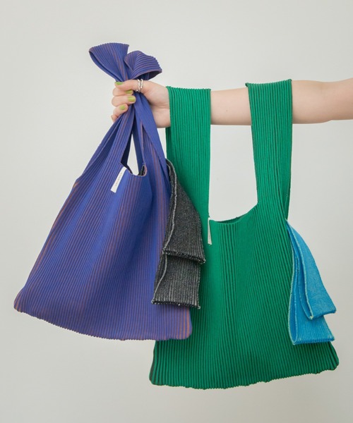 VACANCY（ヴァカンシー）の「配色リブニットバッグ（ハンドバッグ・レディース・ブラック/ブルー/グリーン/ダークブルー/イエロー/ホワイト・FREE）」の8枚目の写真