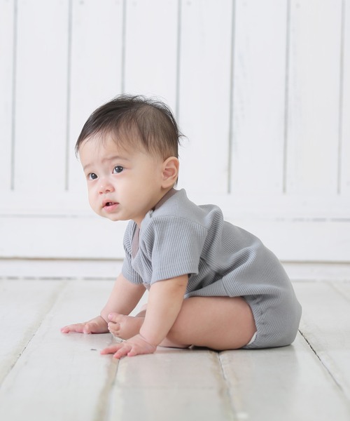 Aenak （アエナック）の「【Aenak / アエナック】男児ボディスーツ（ロンパース・キッズ・チャコール/ブルーグレー/ブラウン系その他/ライトベージュ・70/80/90）」の10枚目の写真