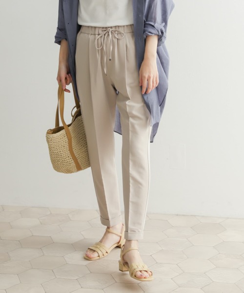 URBAN RESEARCH DOORS（アーバンリサーチドアーズ）の「ストレッチテーパードイージーパンツ（その他パンツ・レディース・ライトベージュ/ライトブルー/ブラック・X-SMALL/SMALL/MEDIUM）」の14枚目の写真