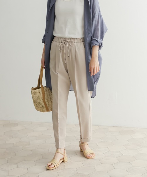 URBAN RESEARCH DOORS（アーバンリサーチドアーズ）の「ストレッチテーパードイージーパンツ（その他パンツ・レディース・ライトベージュ/ライトブルー/ブラック・X-SMALL/SMALL/MEDIUM）」の16枚目の写真