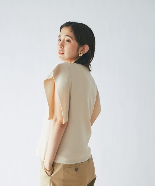 RIVE DROITE(リヴドロワ)の「二の腕を程よくカバー/フレアスリーブクルーネックプルオーバー(Tシャツ/カットソー・レディース・ブラック/ライトベージュ・FREE)」の18枚目の写真
