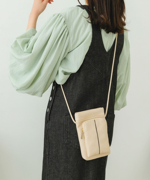RODE SKO（ロデスコ）の「ミニセンターラインショルダーバッグ（ショルダーバッグ・レディース・ベージュ/ブラック/オフホワイト・ONE）」の4枚目の写真