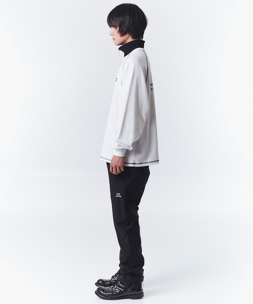 OY（オーワイ）の「『OY/オーワイ』TYPOGRAPHIC LOGO ZIPPER POLA LONG SLEEVE/ロゴジップポラロングスリーブ（Tシャツ/カットソー・メンズ・グレー/ブラック/ホワイト・FREE）」の4枚目の写真