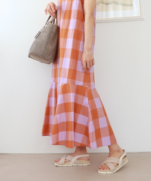 inter-chaussures(インターショシュール)の「【Art】フットベットパフストラップサンダル(E32203)(サンダル・レディース・ライトベージュ/ライトブルー/ブラック・36/37/38/39)」の6枚目の写真