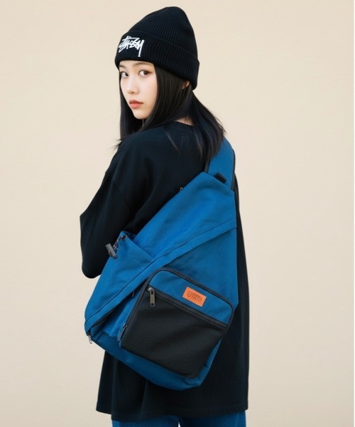 UNIVERSAL OVERALL(ユニバーサルオーバーオール)の「UNIVERSAL OVERALL/ユニバーサルオーバーオール / UO ワンショルダーボディワラバッグ / UVO-149(ショルダーバッグ・レディース・オレンジ/ライトグレー/ブラック/ネイビー・ONESIZE)」の3枚目の写真